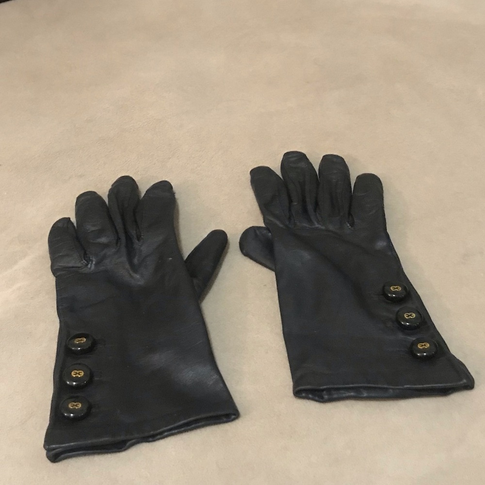 ESCADA — signature button Leather Gloves